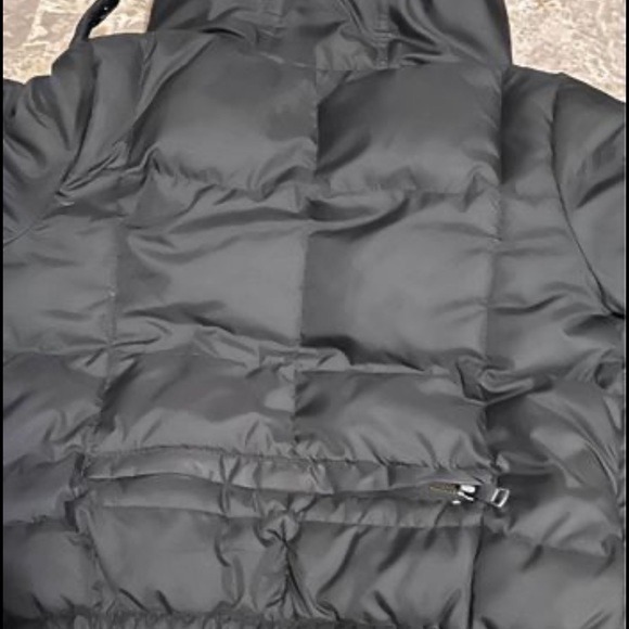 Kids Burberry winter coat. Missing zipper but can be easily replaced. - Picture 4 of 4